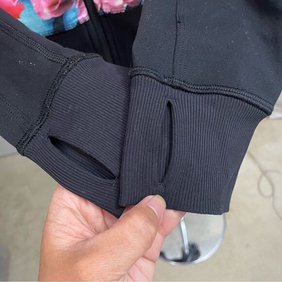 Lululemon Asana Secret Garden Floral Print Jacket Full Zip Stretch size 8 - Picture 6 of 10